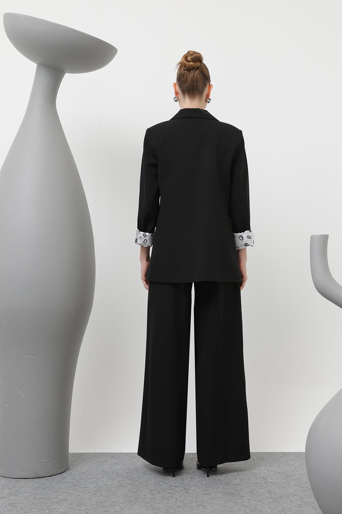 Μαύρο Παντελόνι σε Φαρδιά Γραμμή