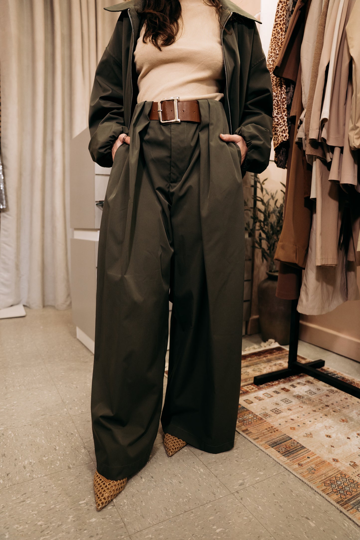 Παντελόνα Wide-Leg / Palazzo με Πιέτες και Ζώνη